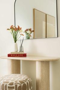 Montaigne Collection III 3BR 8P Triangle d Or