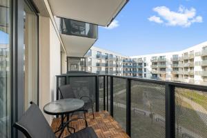 Mostek 246 - Grey & Flowers by Grand Apartments