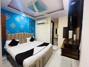 Hotel N P International - Near Govindpuri Metro Station
