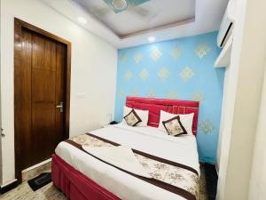 Hotel N P International - Near Govindpuri Metro Station