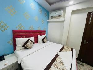 Hotel N P International - Near Govindpuri Metro Station