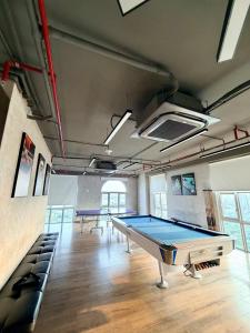 Luxury 2BR Apartment with Landmark 81 View