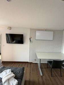 GARLAND Rooms