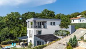 Villa Nada sea view&whirpool island Krk by Villas