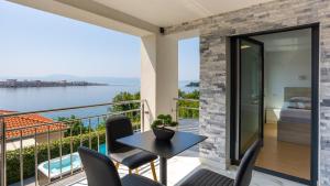Villa Nada sea view&whirpool island Krk by Villas