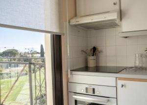 Charmant appartement piscine, tennis, parking