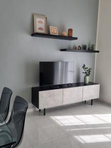 Como Vibe House - modern apt 5 min walk to center