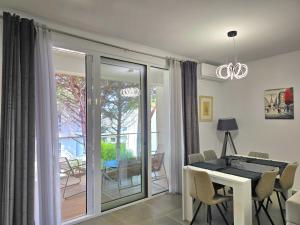 Sea & Salt Apartment 282