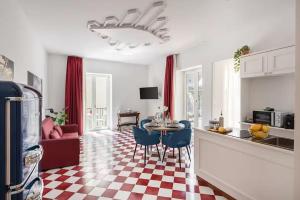 Within the exclusive historic center !