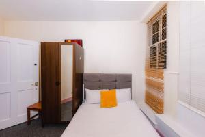 Relaxing 4 bdrm Central Apartment