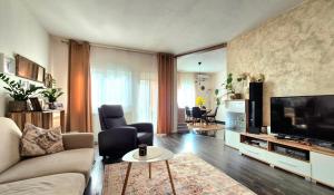 Dvosobni apartman cijela kuća za odmor s privatnim vrtom i terasom Rovinjsko Selo, Rovinj