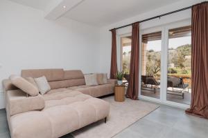 Lumaris Olive Garden Retreat