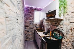 Deluxe Dubai Spa Apartment - Jacuzzi & Sauna Free Parking