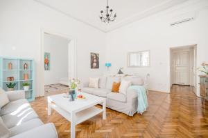 Wellness Retreat with Sauna & Hot Bath-Next to Opera