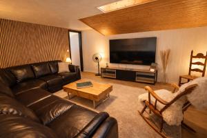 Modern 2BR Loft in Historic Swiss Chalet 200m from Interlaken West