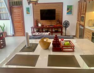 Uva Blue Villas - Pool House - AC, 3 bedrooms, 7 guests, Indoor pool with spill