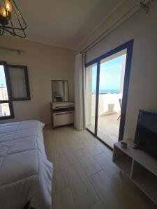 Roof Top panorama sea view at Al Dau heights