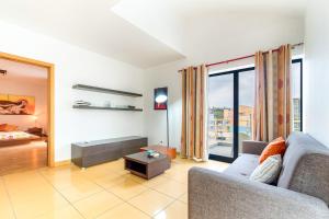 Spacious Duplex by Albufeira Marina - Sleeps 6 - Homesbyfc