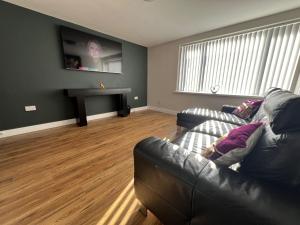 Belmont Budget Apartment