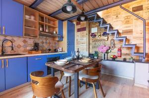 Sweeping views of the Mediterranean Sea !