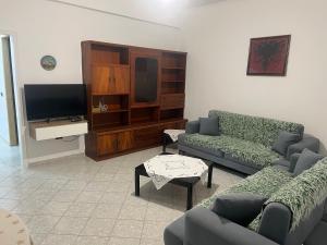 Nian Apartments