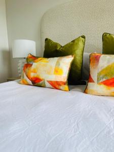21 Surabaya - Your South Coast Getaway