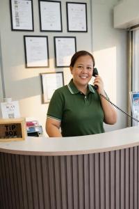 FYLL Homes - Ysabella Suite Stylish Art Deco 1-Bed Apartment with FREE Parking Near Pagsanjan Falls & Caliraya
