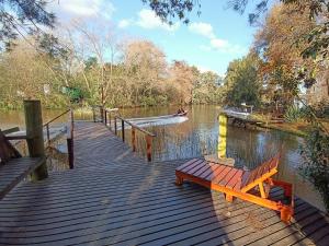 SUITE DEL RÍO Desayuno Domingos Checkout 17hs