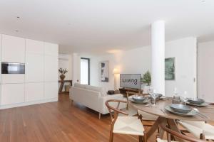 Liiiving in Porto - The Prestige Apartment F