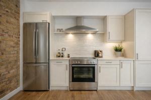 2 Bed Liverpool Street Loft