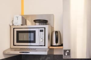 Amber Gardenview Studios Downtown