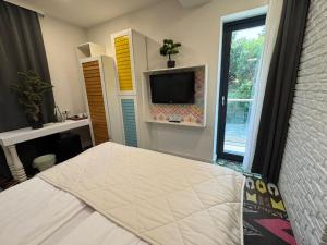 Eloom Hotel