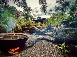 White Noise Butterfly Sanctuary & River Retreat - Butterfly Bungalow