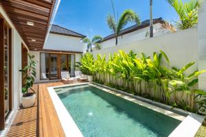 Villa Luna by Elysian - Brand New 2BR Villa with Pool in Kerobokan