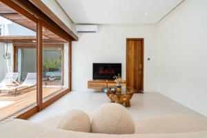 Villa Eden by Elysian - Luxury 2BR Private Pool Hideaway in Kerobokan