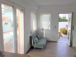 Villa dei Fiori - Ground Floor Garden Apartment Near Beach