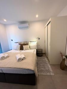 Local-Lux Garden Residence-12Guests-140m2-Free Parking