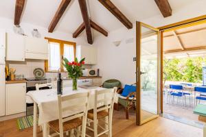 Villa 100 meters from the beach with hot tub