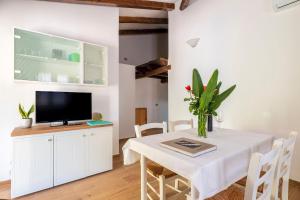 Villa 100 meters from the beach with hot tub