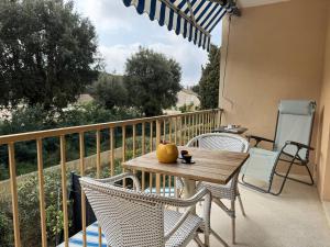 Appartement T2 climatisé avec balcon, WiFi et parking près du centre de Cavalaire-sur-Mer - FR-1-100-180