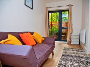 1 Bedroom Apartment, Free Private Parking, Contractors, Smart TV, Near Airport