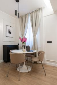 Piazza del Popolo Boutique Room