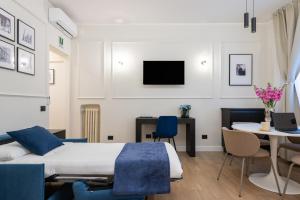 Piazza del Popolo Boutique Room