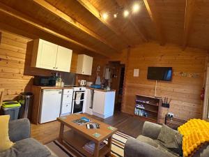 Birdsong Cabin