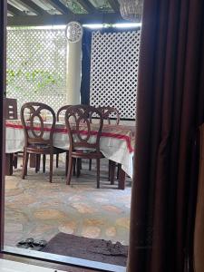 Airport home stay