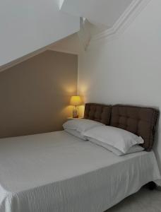 Dreams on the Blue house 1