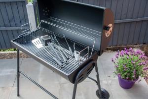 Stylish 3BR Victorian House | Garden, BBQ, Parking