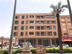 Sunny central & Stylish 1-Bed Apartment in Izdihar Family Only Near Restaurants & Shops