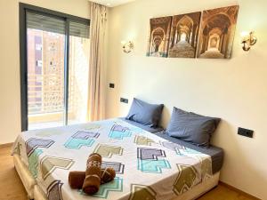 Sunny central & Stylish 1-Bed Apartment in Izdihar Family Only Near Restaurants & Shops