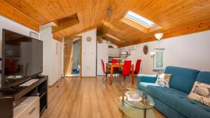 House Mirjana with pool by Villas Guide